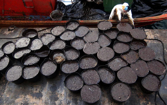 Танкер, разлив нефти